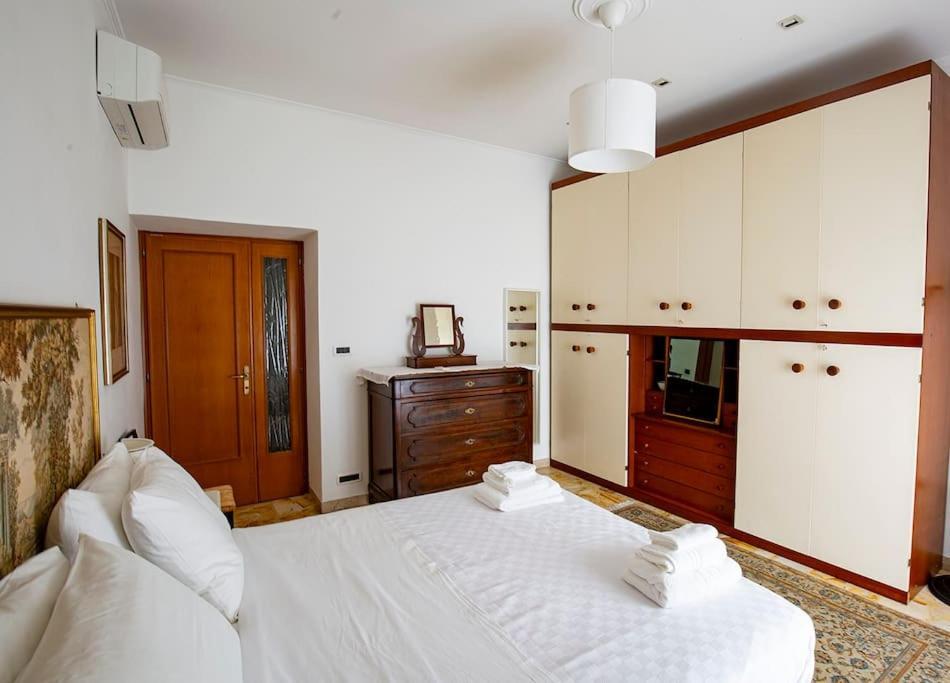Dimora Al Colosseo, 2 Bedrooms ローマ エクステリア 写真