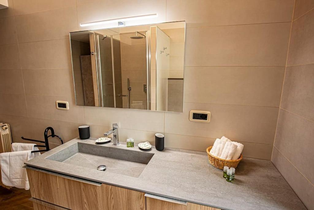 Dimora Al Colosseo, 2 Bedrooms ローマ エクステリア 写真