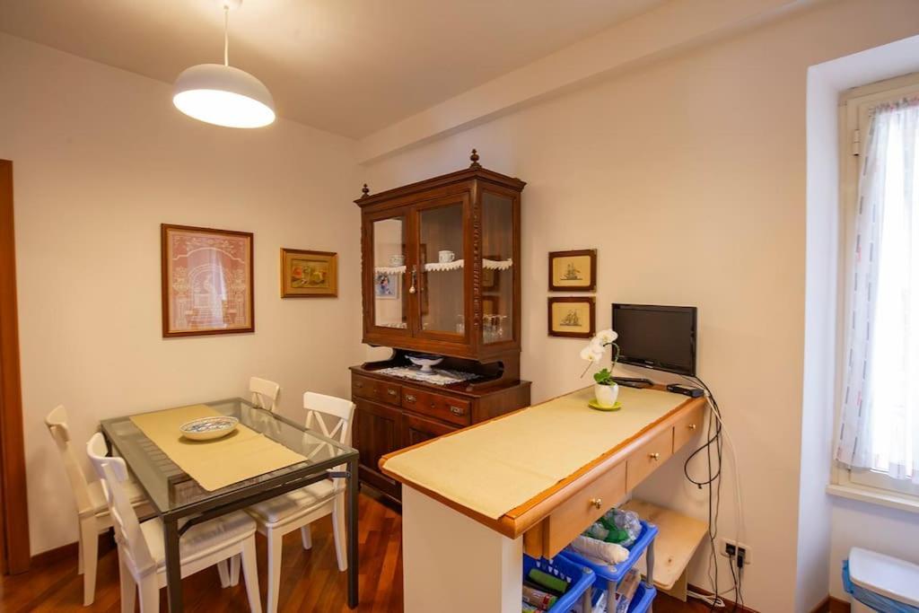 Dimora Al Colosseo, 2 Bedrooms ローマ エクステリア 写真