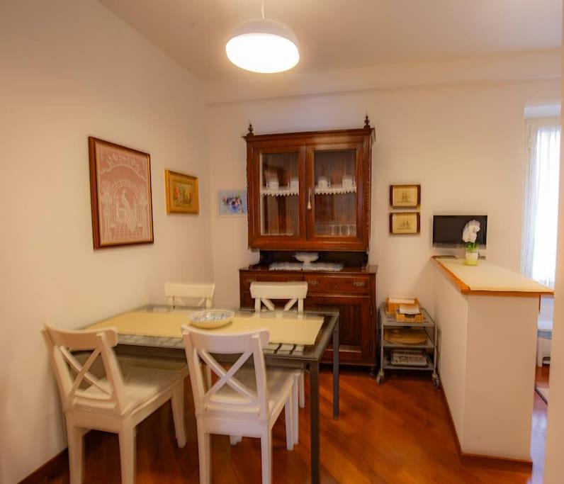 Dimora Al Colosseo, 2 Bedrooms ローマ エクステリア 写真